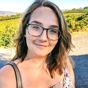Meet your Posher, Caroline
